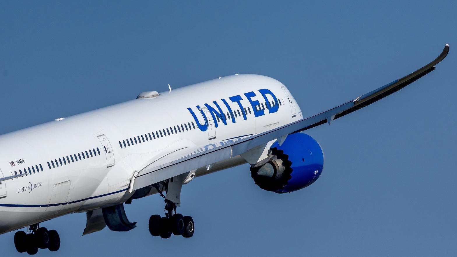 United Dreamliner w locie, linia już ze Starlinkiem