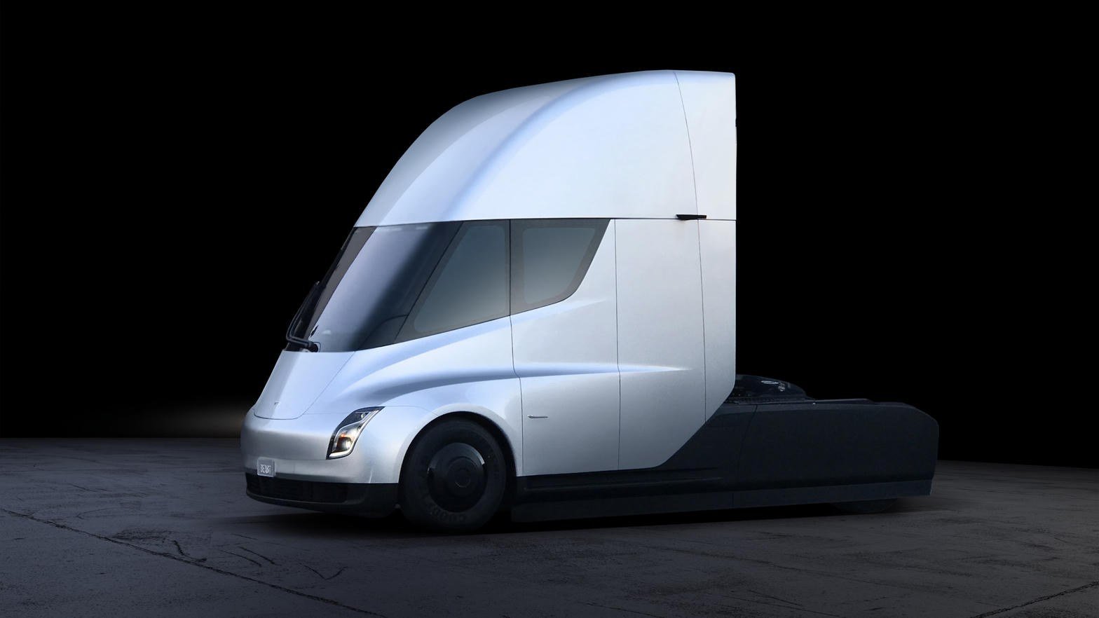 Tesla Semi w studiu bez lusterek bocznych, srebrna kabina